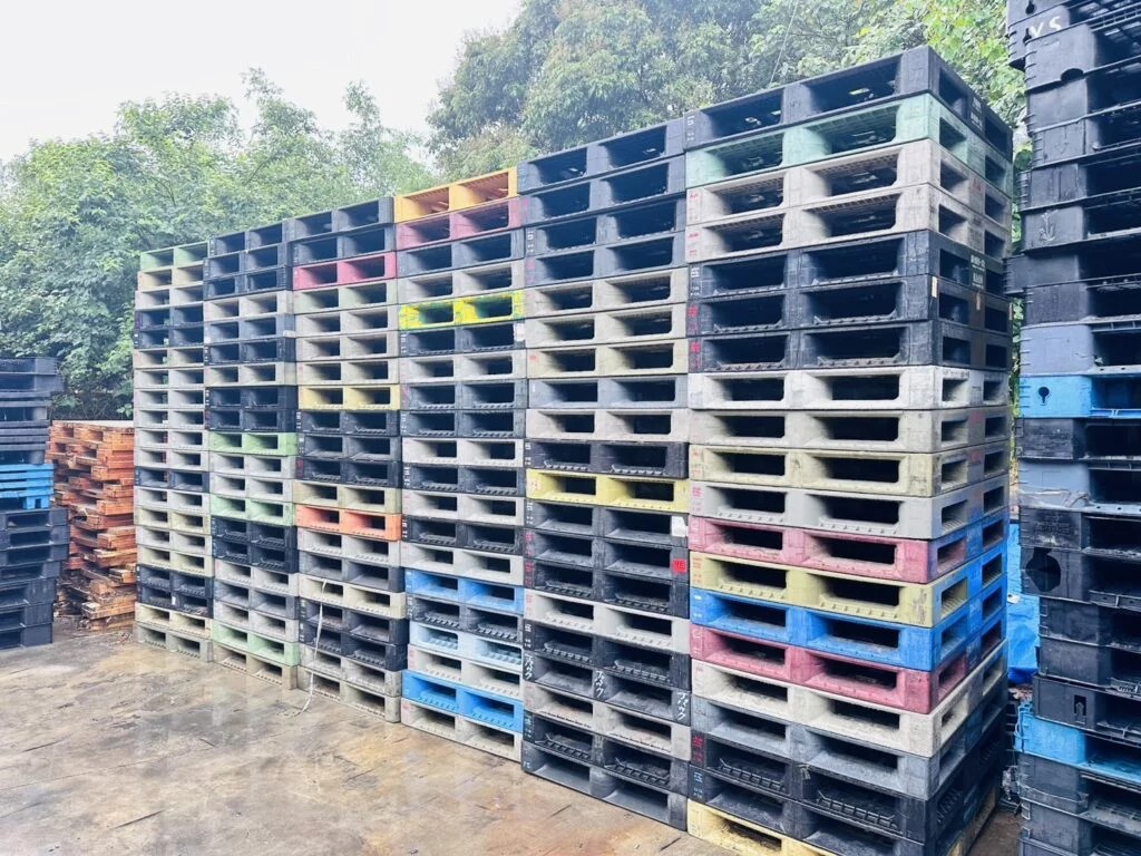 《型號:W》重型中古塑膠棧板 (110*90*14)