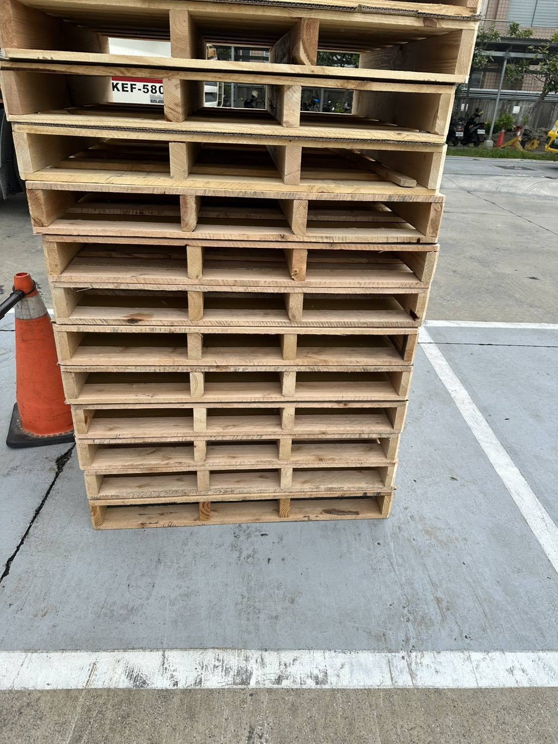 《型號:A10》中古美式木製棧板  (105*105*12)