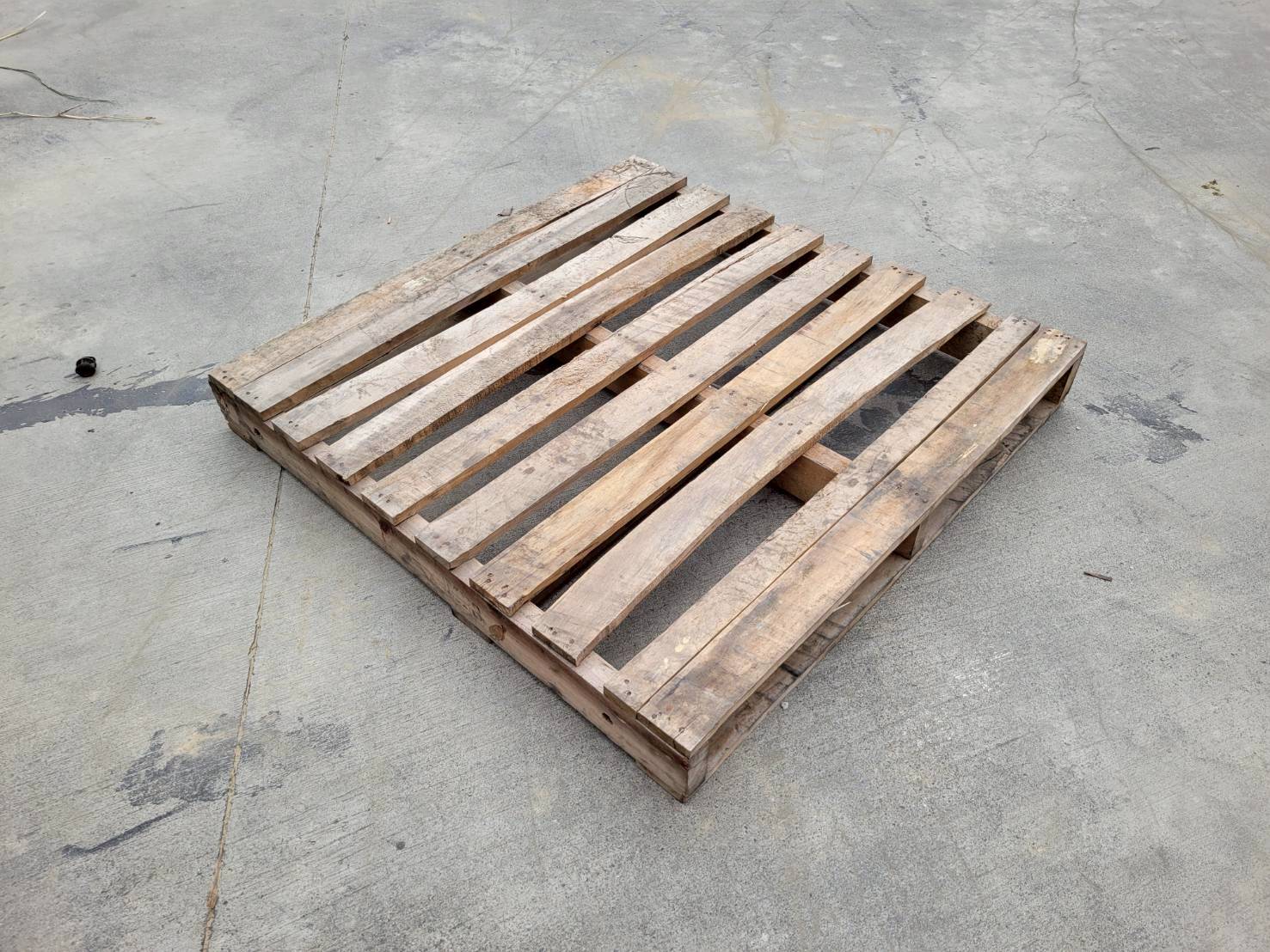 《型號:A7》中古美式木製棧板 (110*110~114*114) 油壓車可用，底板3支以上