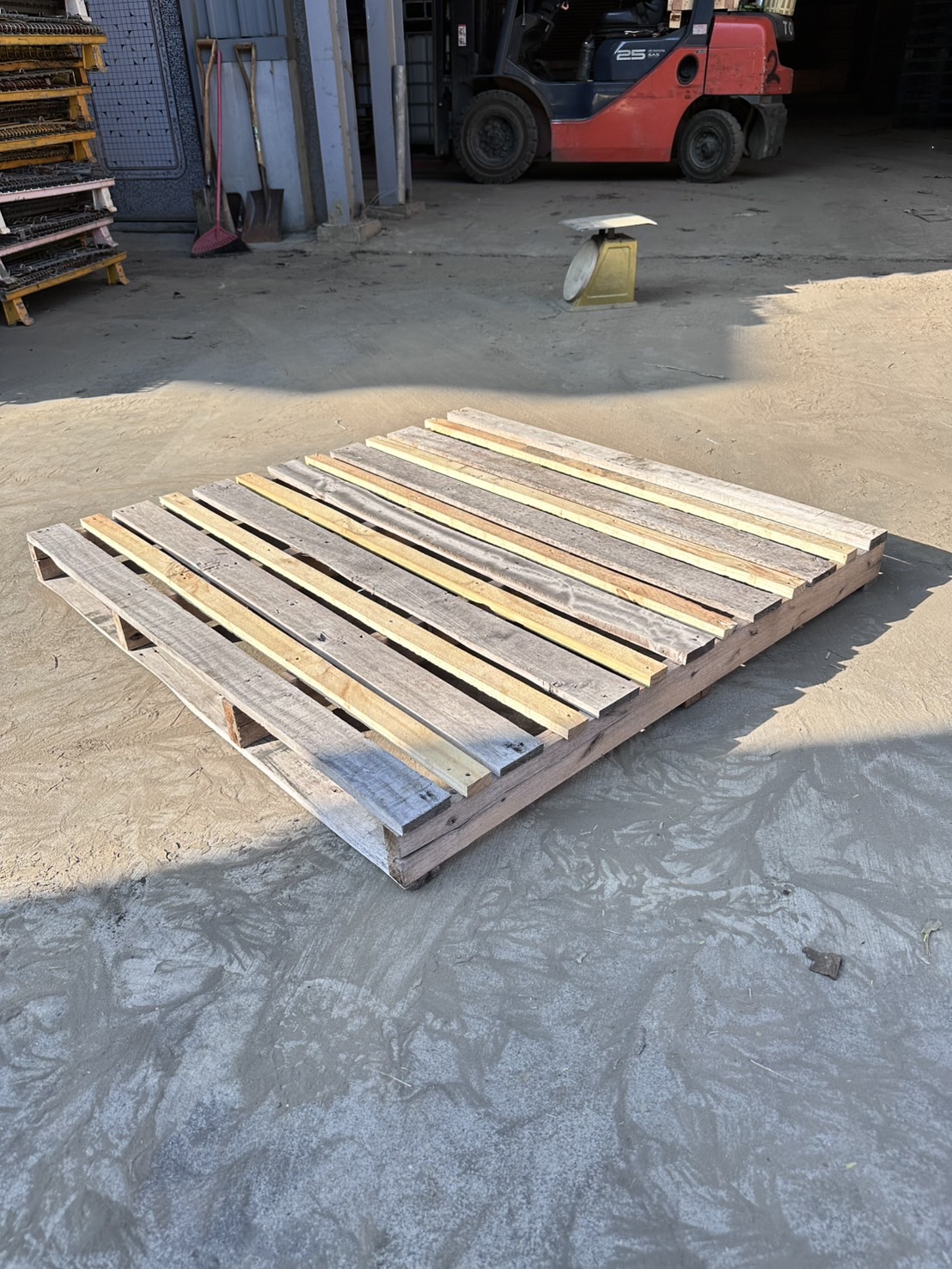 《型號:A5》中古美式木製棧板 (105*105*±2) 四支腳/油壓車不能用