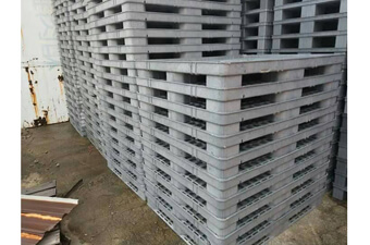 《型號:A8》中古上密下田字塑膠棧板 (110*140*15) 上面有圍板