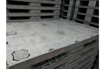 《型號:A8》中古上密下田字塑膠棧板 (110*140*15) 上面有圍板