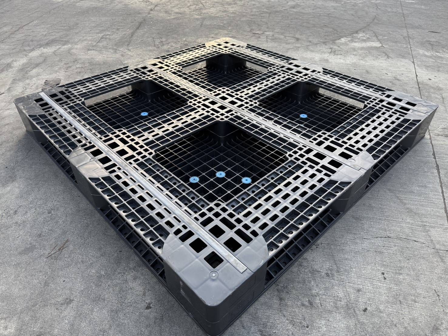 《型號:J》中古上下網狀塑膠棧板 (110*140*10)