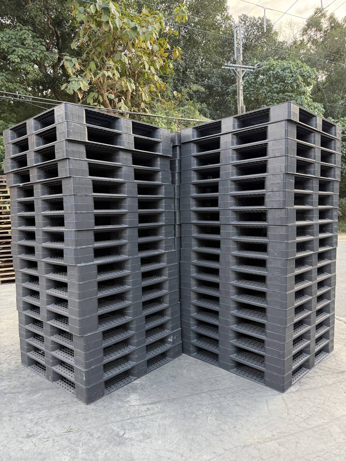 《型號:A37》中古塑膠棧板 (130*130*15)網狀田字TE358