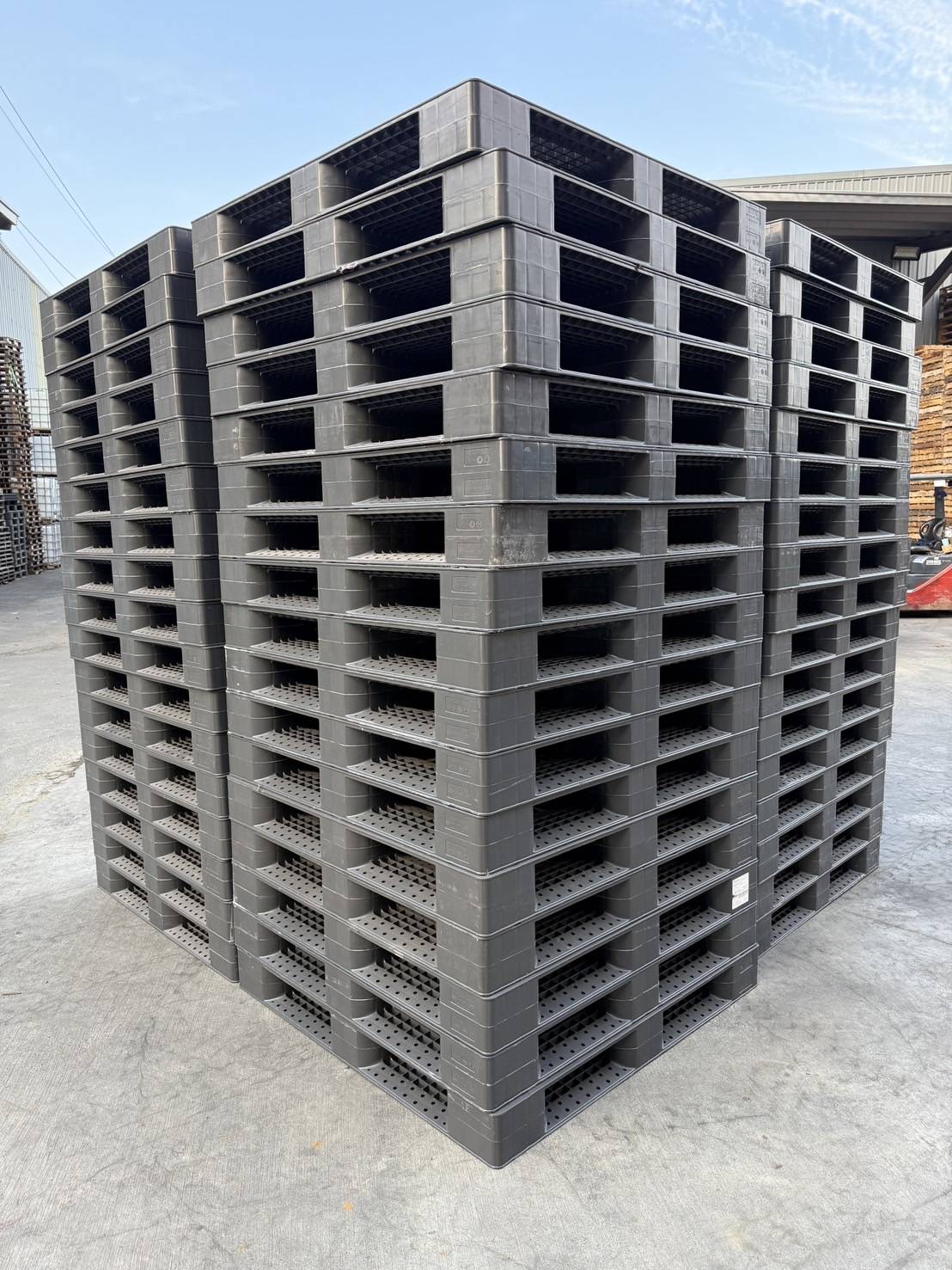 《型號:A37》中古塑膠棧板 (130*130*15)網狀田字TE358